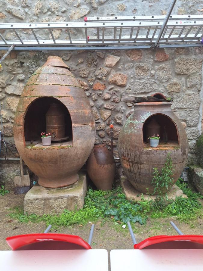 Hostal El Patio Restaurante San Bartolomé de Pinares Dış mekan fotoğraf