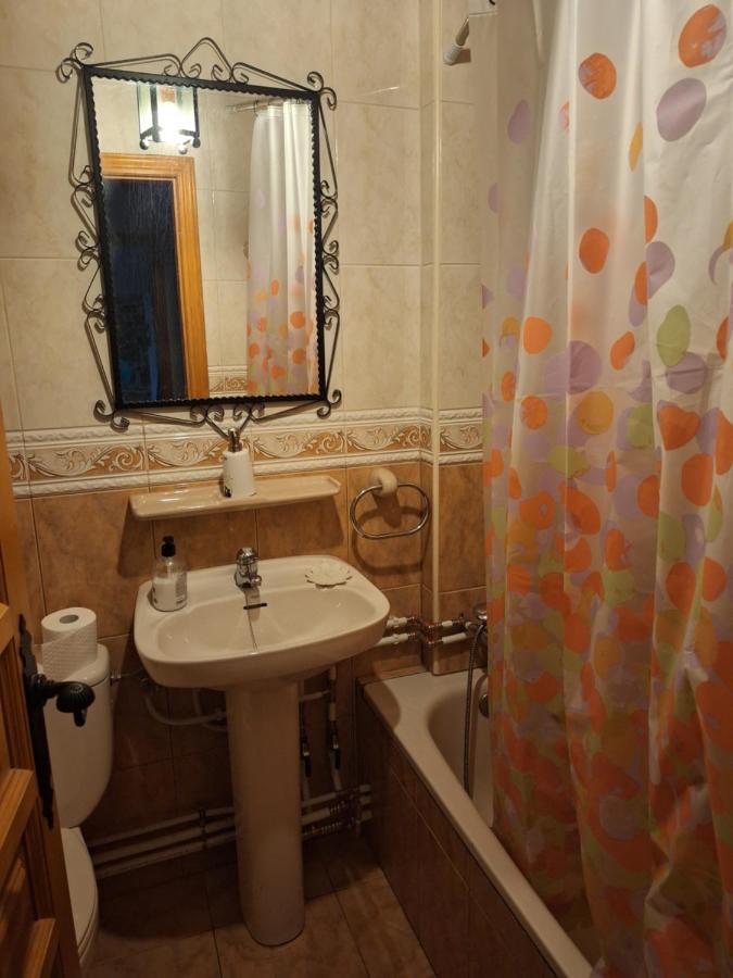 Hostal El Patio Restaurante San Bartolomé de Pinares Dış mekan fotoğraf