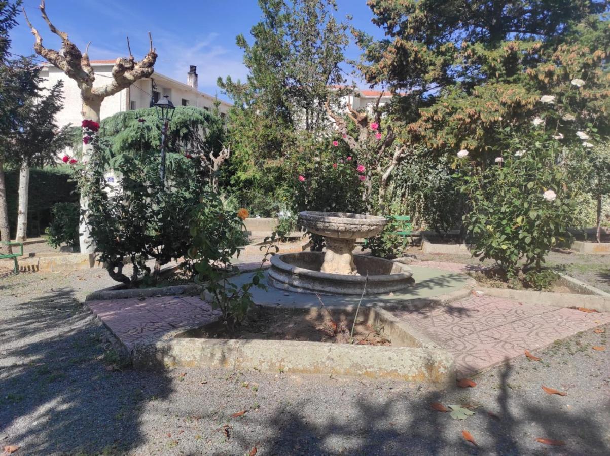 Hostal El Patio Restaurante San Bartolomé de Pinares Dış mekan fotoğraf